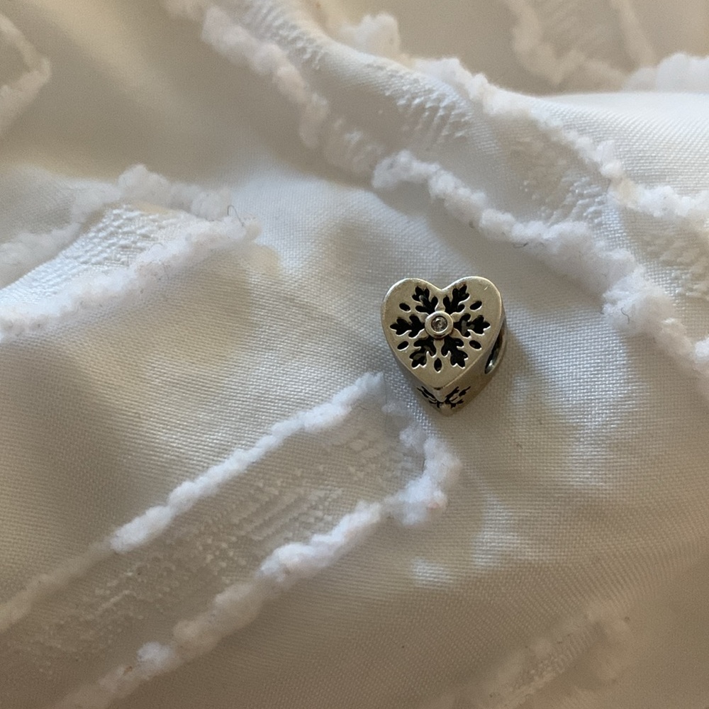Pandora Snowflake Heart
